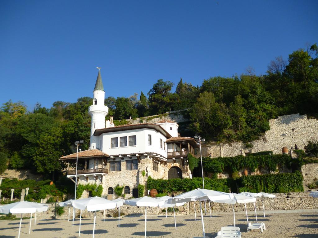 Ahilea Hotel - Free Pool Access Balchik Exterior foto