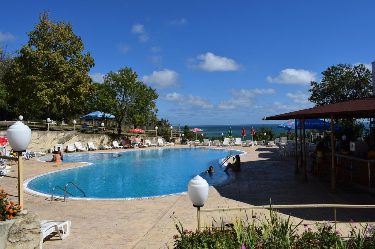 Ahilea Hotel - Free Pool Access Balchik Exterior foto