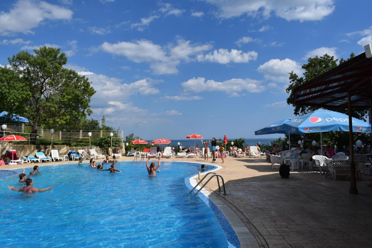 Ahilea Hotel - Free Pool Access Balchik Exterior foto